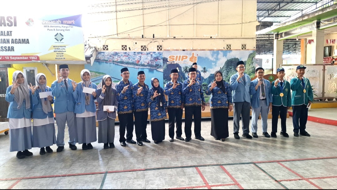 Kakankemenag Kota Makassar Beri Apresiasi Penghargaan kepada Juara OMI Tingkat Nasional