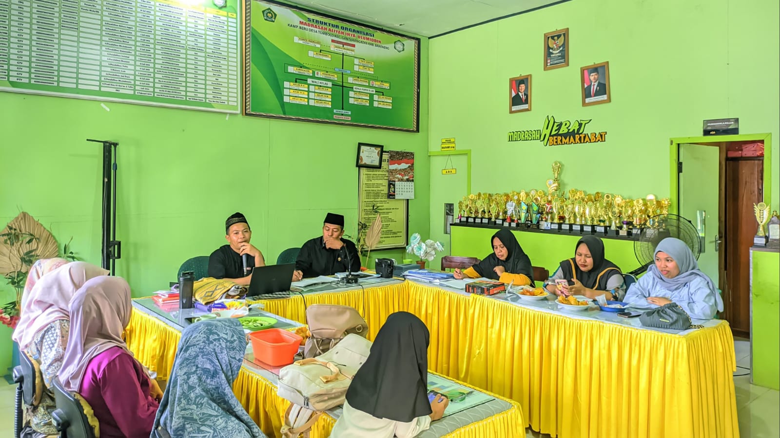 Rapat Pembagian Tugas, Kamad MA Ihya' Ulumiddin: Jadilah Contoh Nyata Siswa (Foto: MA Ihya' Ulumiddin)