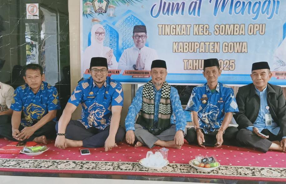 Alimuddin bersama Sekcam dan staf