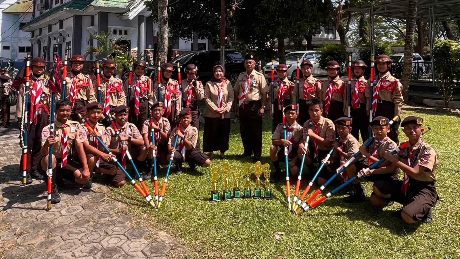 Tim Pramuka MTsN Pinrang Raih Juara Umum Dua Lomba Penggalang