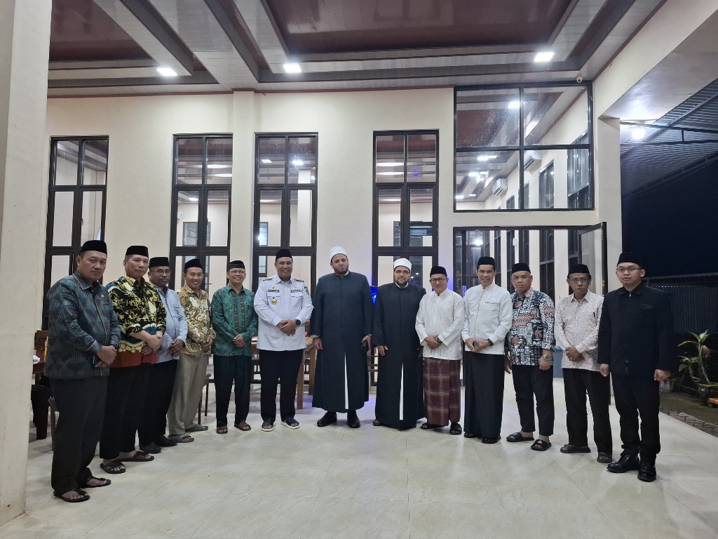 Bupati dan Kakankemenag Maros beserta jajaransaat menyambut delegasi MHM Al Azhar