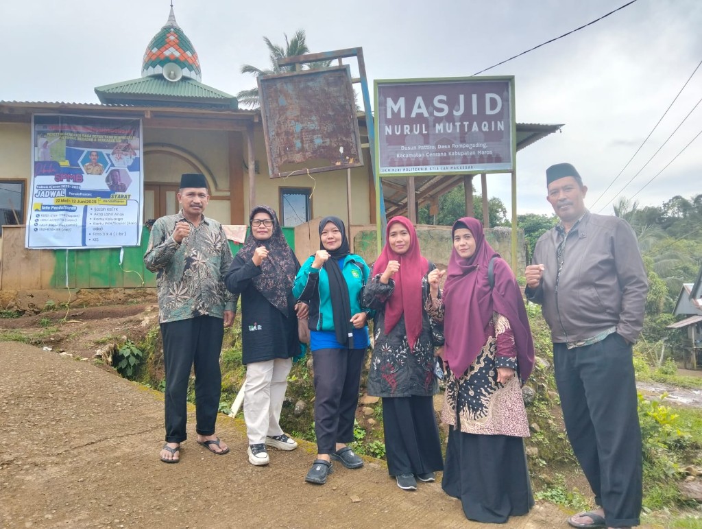 Penyuluh agama KUA Kecamatan Cenrana saat melakukan sapa masyarakat pegunungan di Dusun Pattiro (foto: ist)