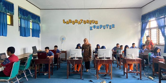 Simulasi ANBK Hari Kedua MTsN 1 Sinjai Berjalan Lancar