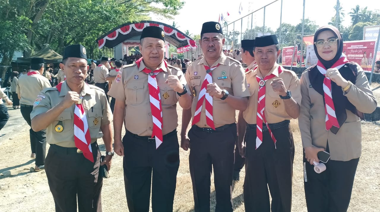 Kepala MAN 4 Bone dalam Apel Besar Hari Pramuka ke-64