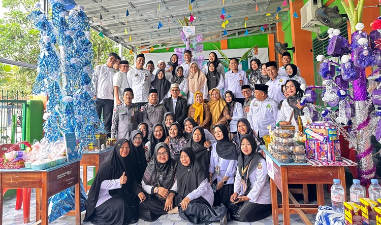 Wakil Bupati Sidrap Tinjau Male di MTsN 2 Sidrap dalam Semarak Maulid Nabi Muhammad SAW 1447 H