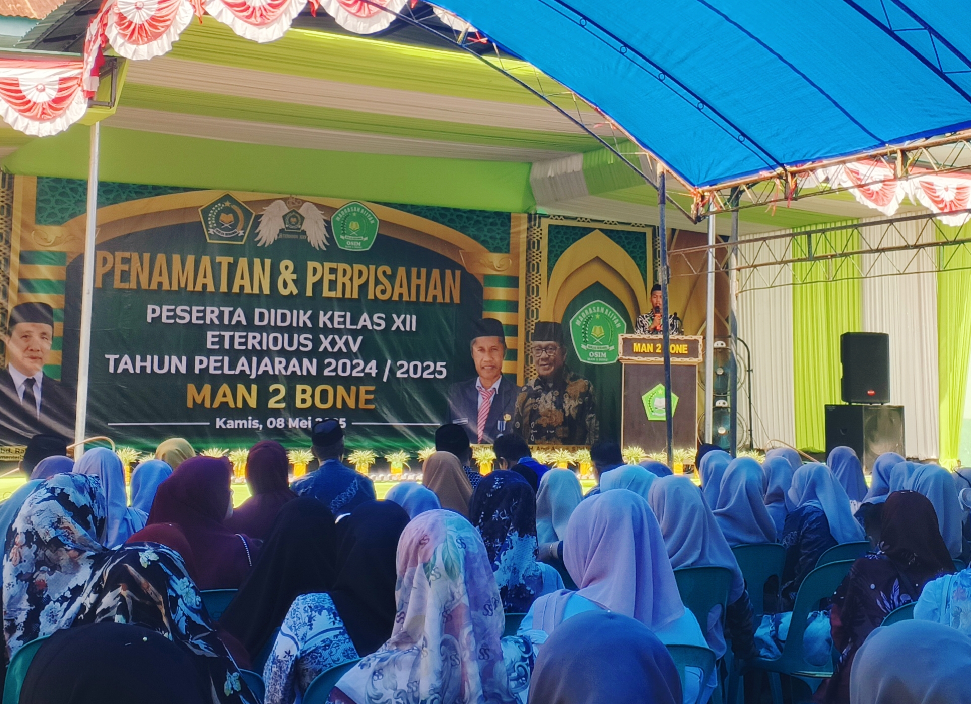 Komite MAN 2 Bone menggelar Penamatan dan Perpisahan siswa kelas akhir Tahun Pelajaran (TP) 2024/2025 di lapangan MAN 2 Bone, Kamis, 08 Mei 2025.