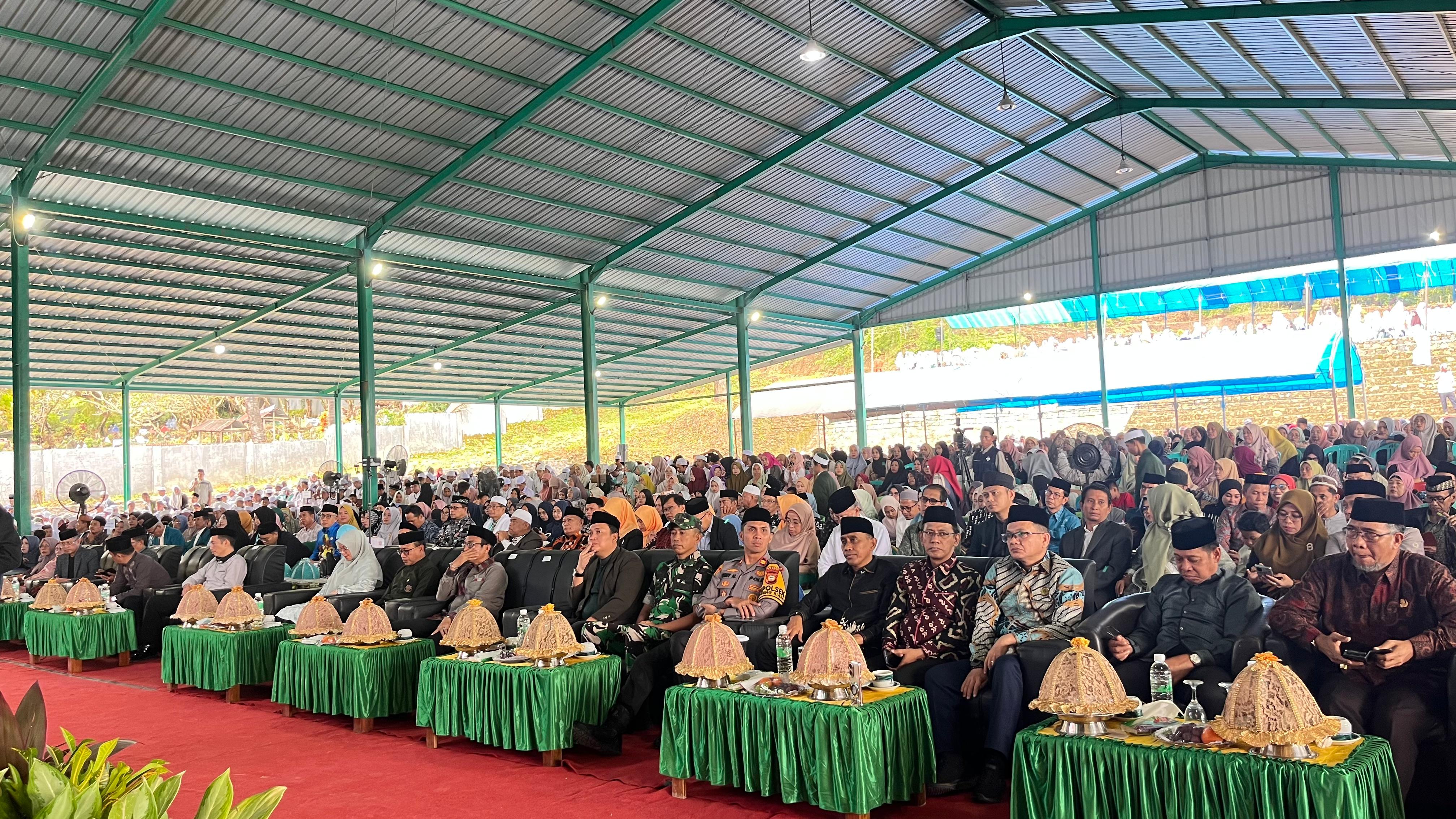 Kakan Kemenag Barru Hadiri Wisuda Ma’had Aly ke-6 Pondok Pesantren DDI Mangkoso Tahun Pelajaran 2024/2025