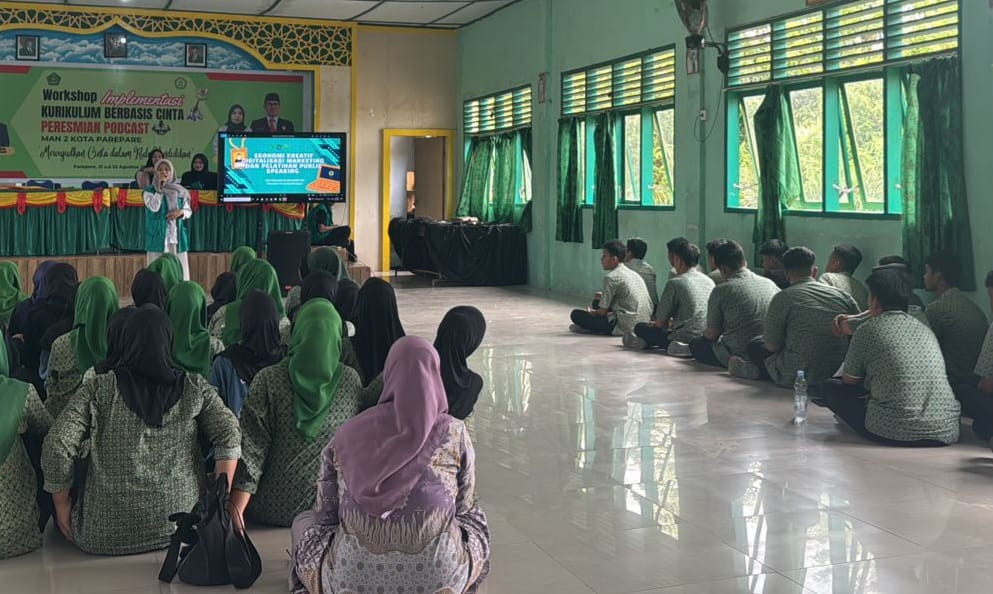 Sosialisasi Ekonomi Kreatif dan 'Public Speaking' bagi Siswa MAN 2 Kota Parepare