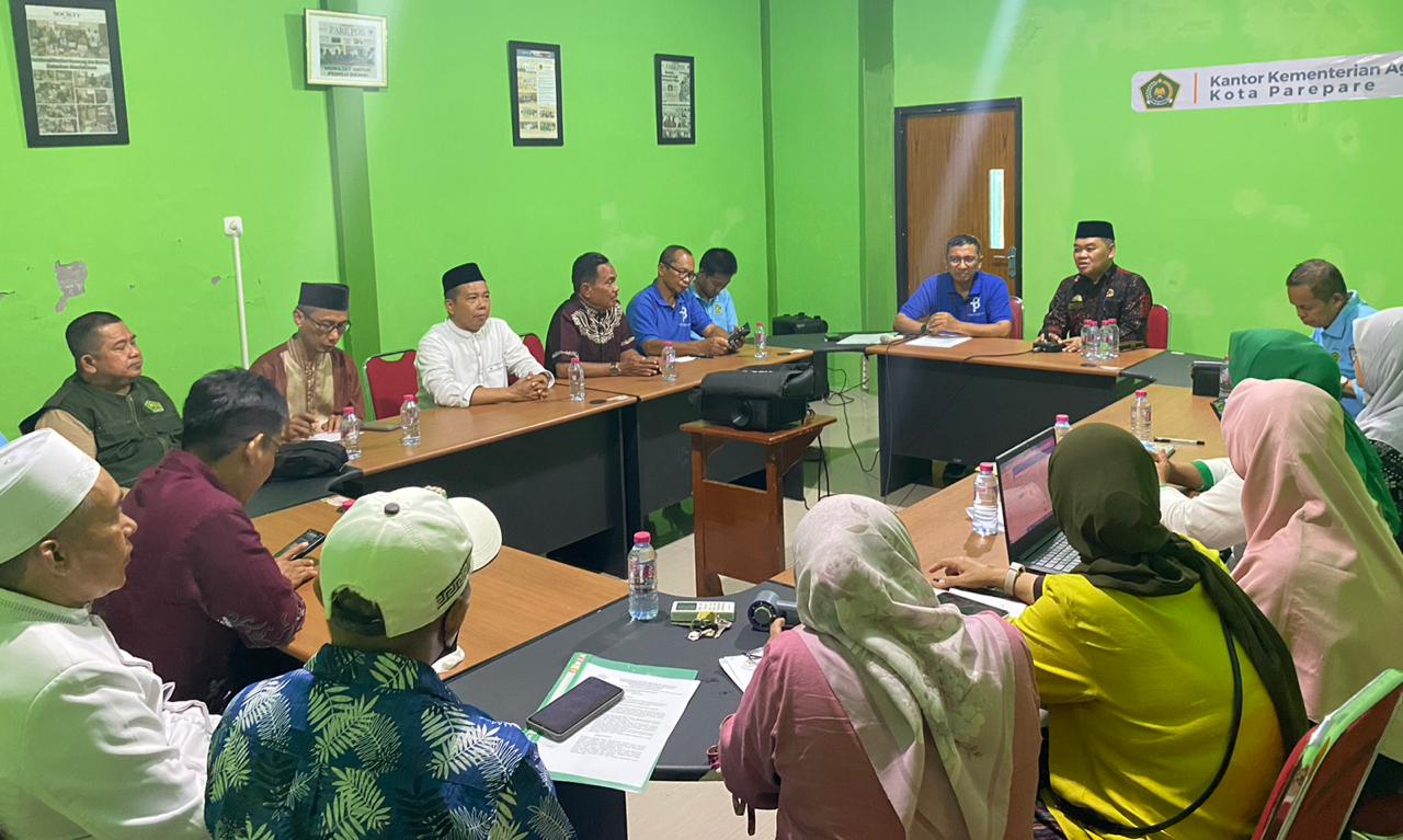 Irfan Daming Pimpin Rapat Perdana Usai Dilantik sebagai Kakan Kemenag Parepare
