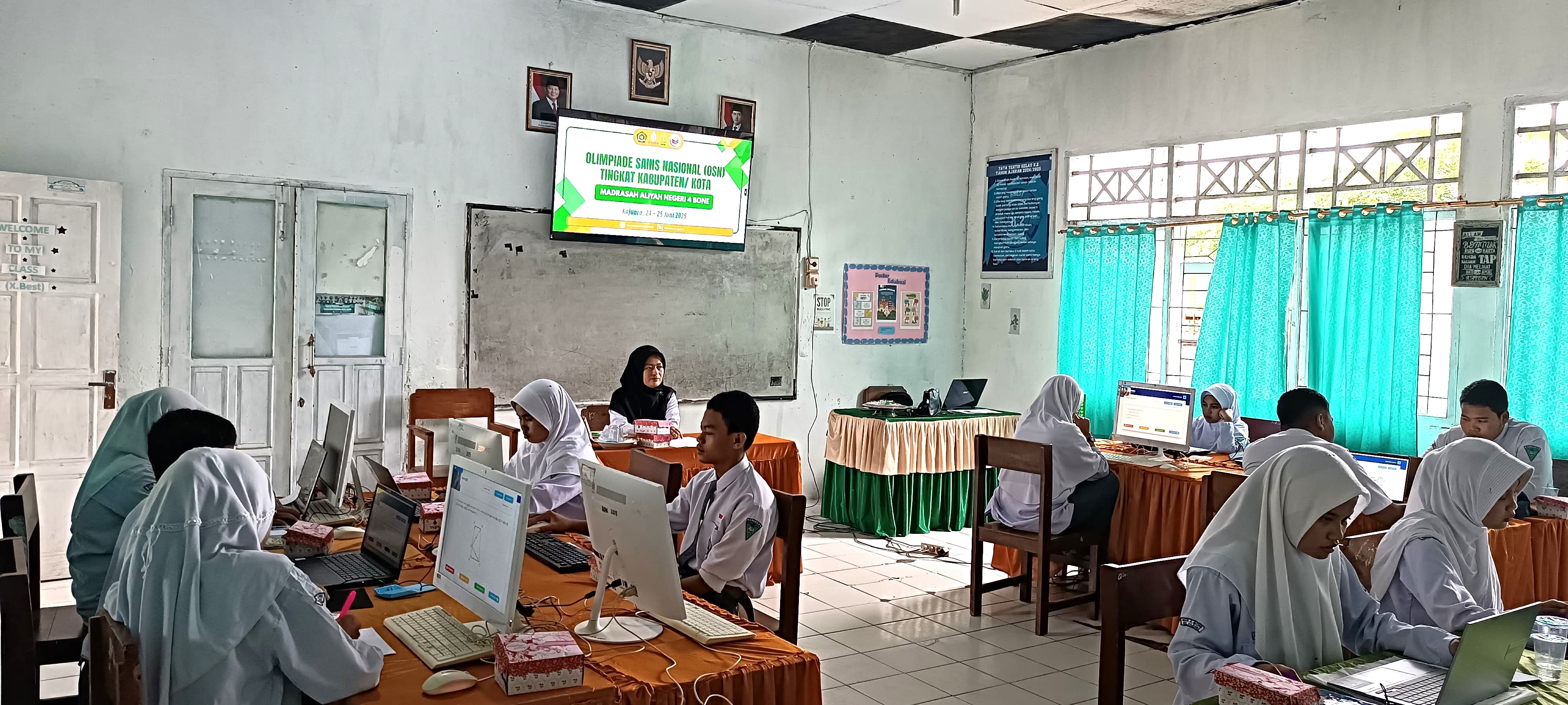 Suasana pelaksanaan OSN di MAN 4 Bone