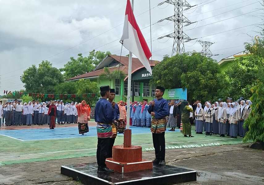 Gerimis MAN 1 Plus Keterampilan Parepare Gelar Upacara HGN 2025 dengan Khidmat