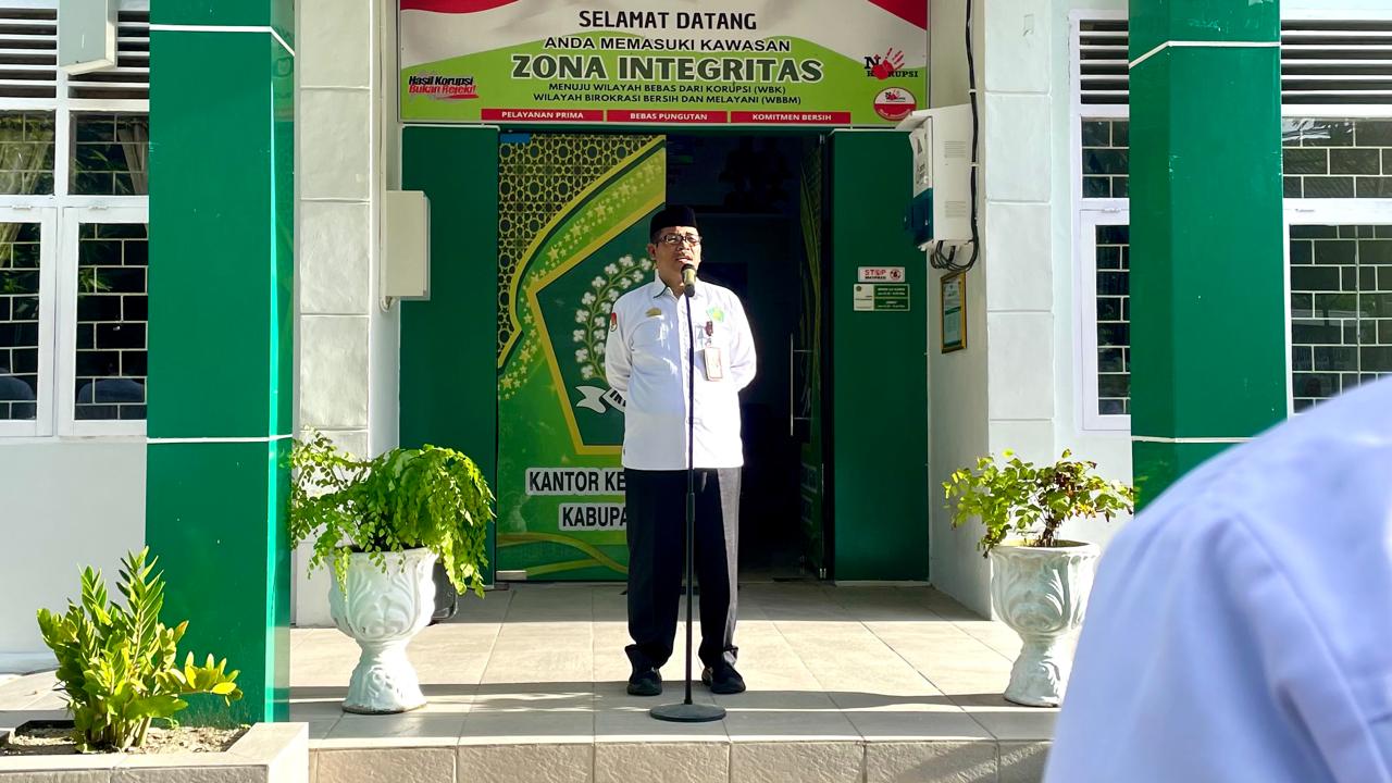 Kasi Penmad Kemenag Bantaeng Tegaskan Tak Ada Lagi Operator Ganda pada Senin, 8 Desember 2025 (Foto: Humas Kemenag Bantaeng)