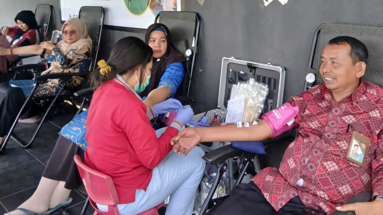 PMR MAN 1 Parepare Bersinergi dengan PMI Menggelar Aksi Donor Darah