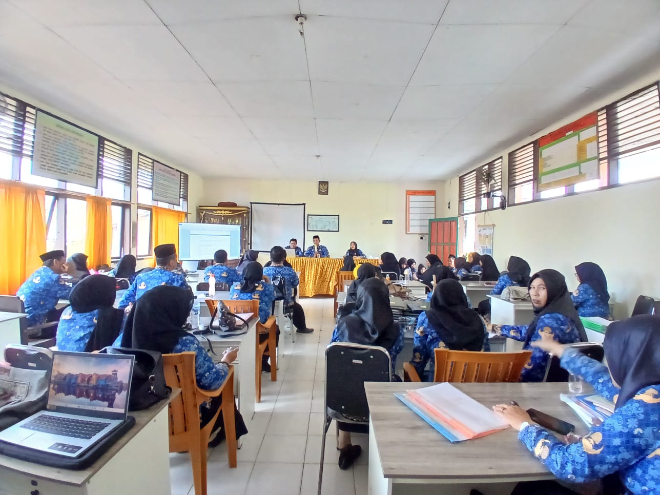 MIN Pinrang Gelar Rapat Pembahasan SOP dan Tata Tertib