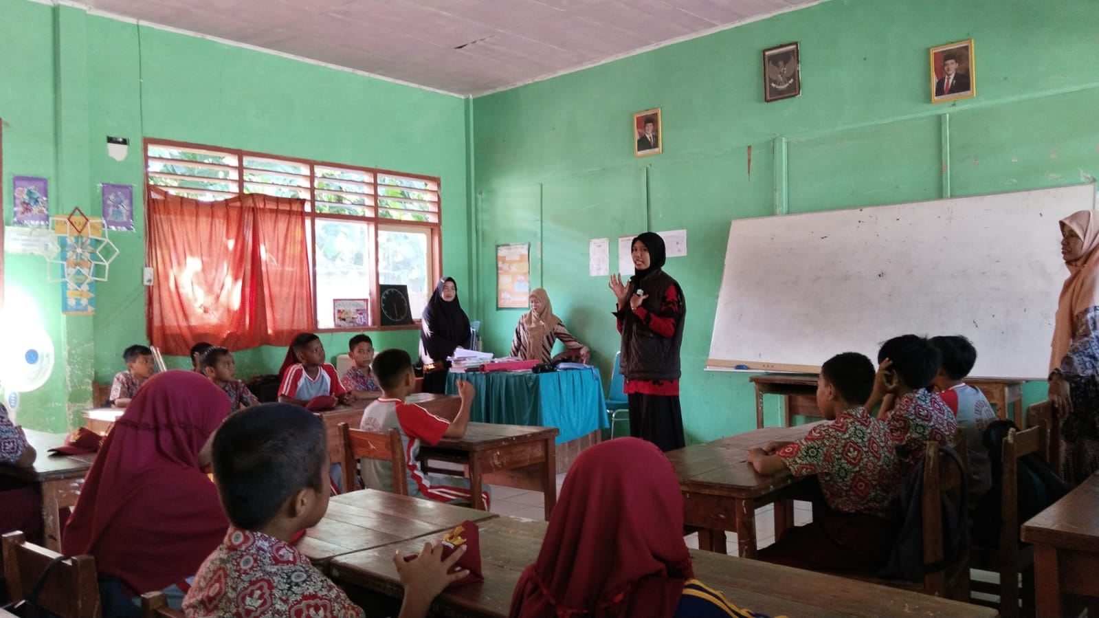 Kegiatan penyuluh agama KUA Bantimurung di SDN Inpres 173 Mangai (foto: ist)