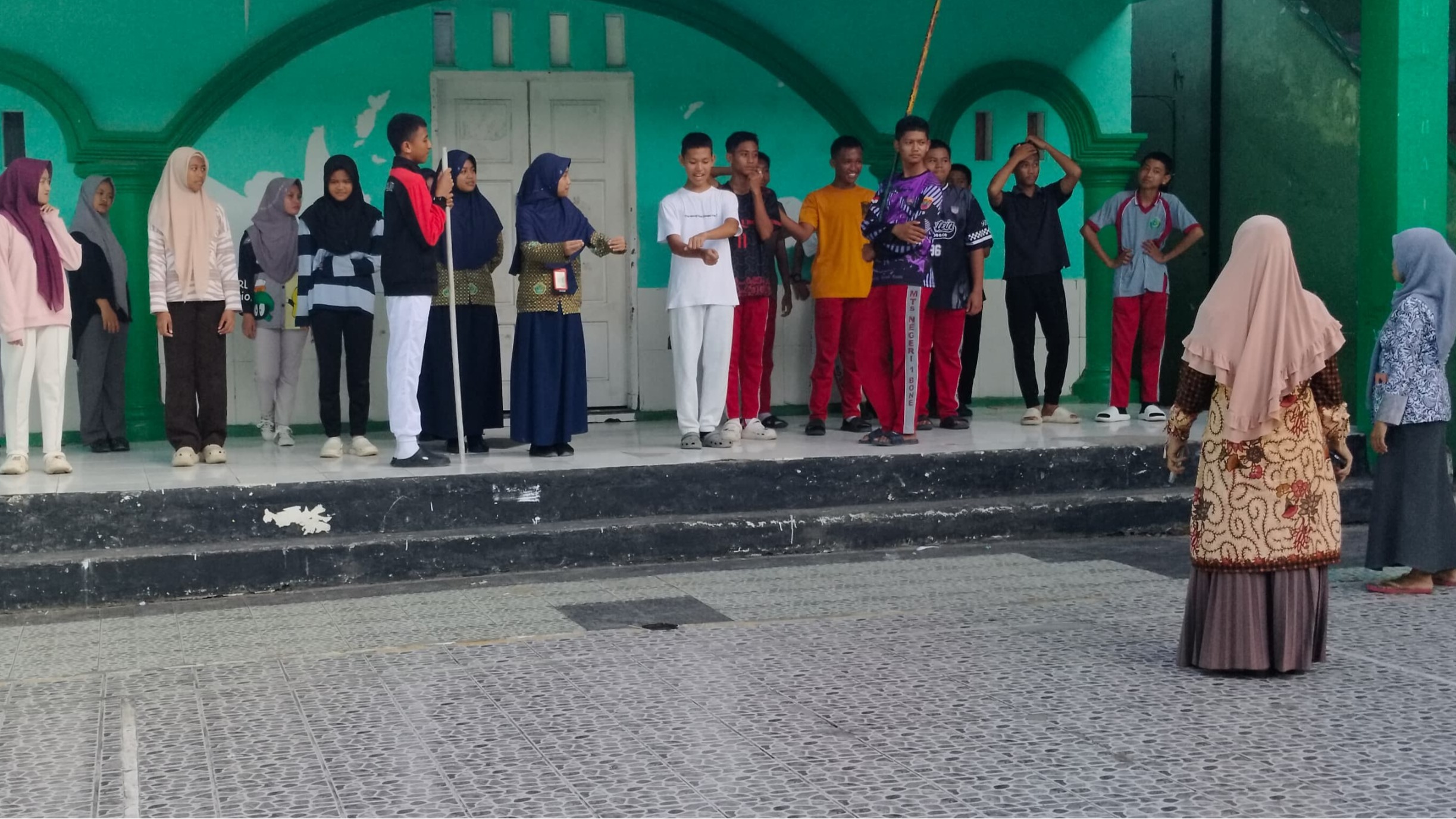 MTsN 1 Bone Bangun Jiwa Alumni: Latihan Ikrar Digelar Menjelang Penamatan