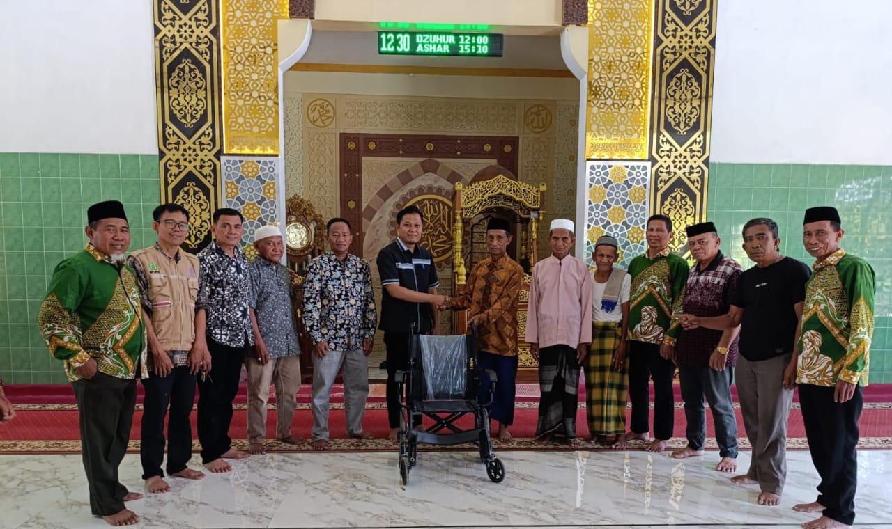 Penyerahan di salah satu masjid
