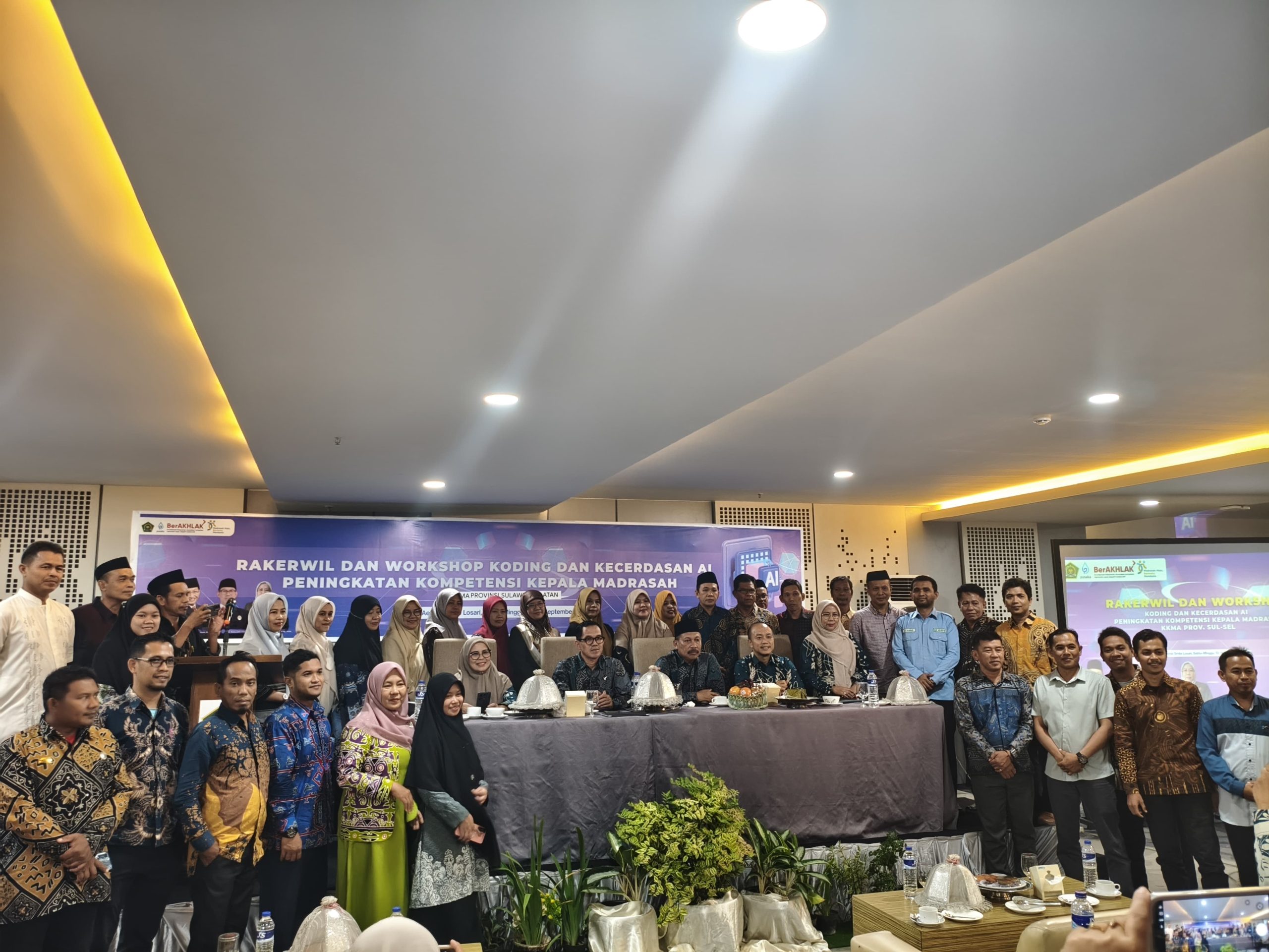 Kepala MAN 1 Sinjai Ikuti Rakerwil &amp; Workshop AI, Tekankan Pentingnya AI dalam Dunia Pendidikan