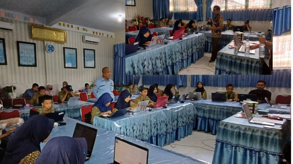Kepala MTsN 1 Bone dan Wakamad Kurikulum Pantau Langsung Pelaksanaan ANBK