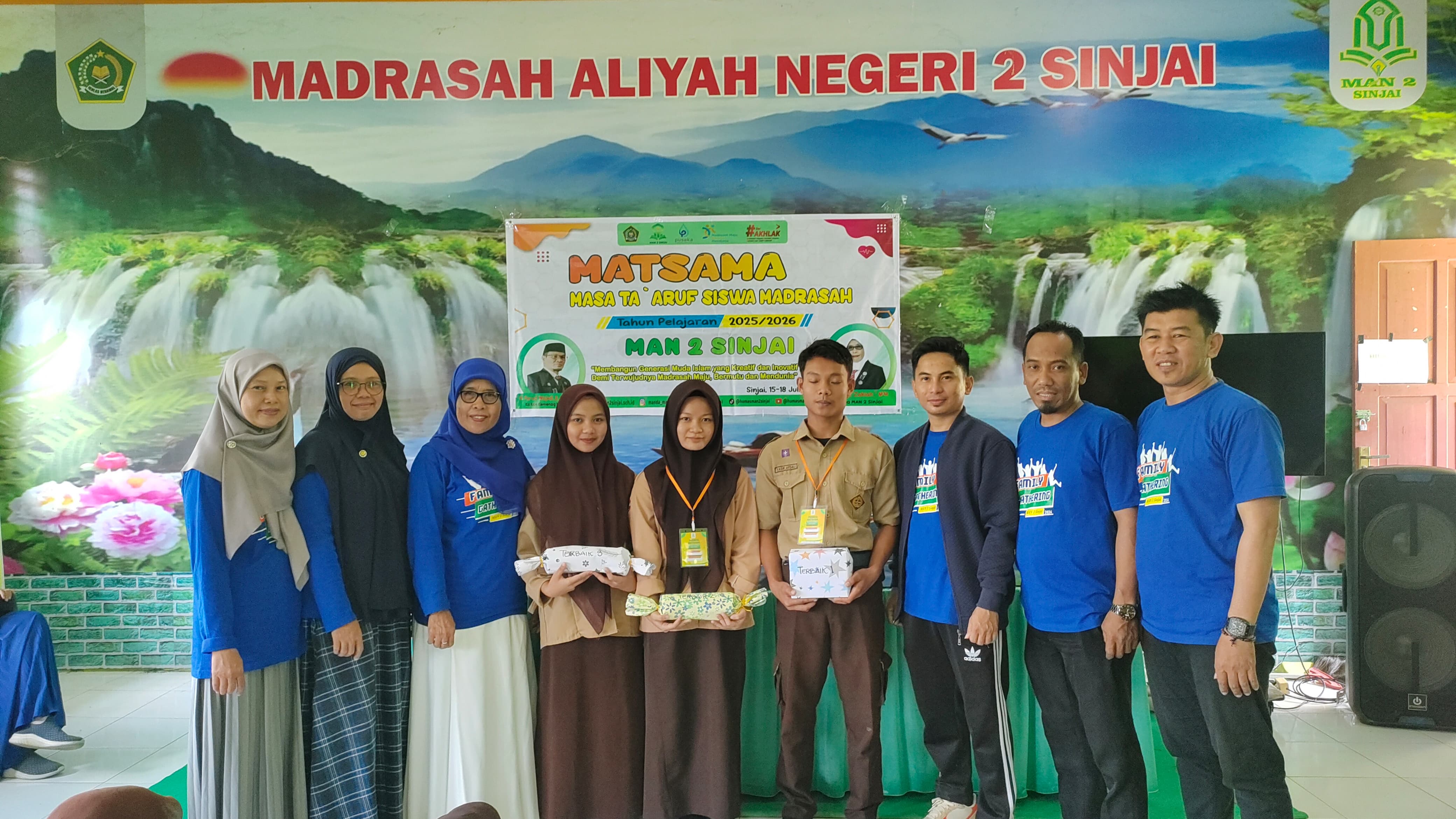 Kepala Madrasah, Para Wakamad, dan Peserta Didik Terbaik I,II,III