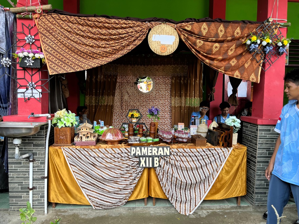 salah satu Cntoh Stand Gelar Karya