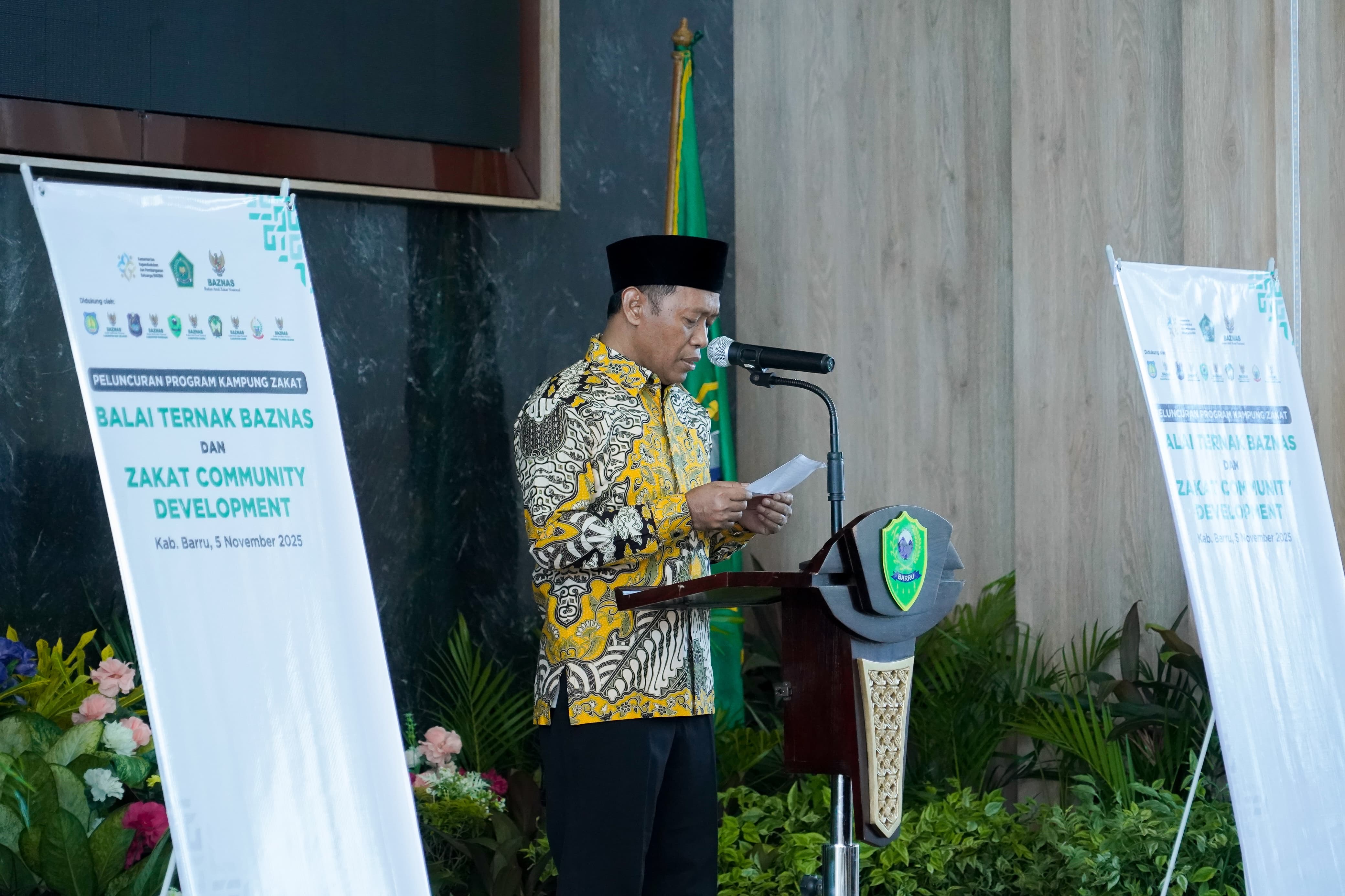 Kolaborasi Kemenag, BAZNAS, dan Pemkab Barru: Kakan Kemenag H. Irman Hadiri Peluncuran Kampung Zakat