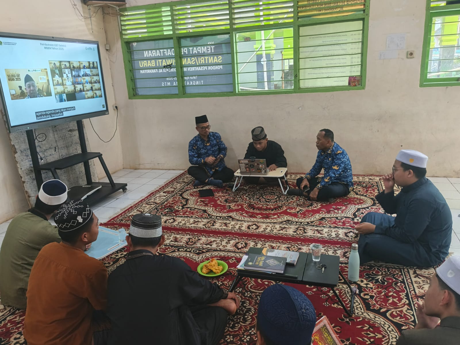 Kakankemenag Kota Makassar Saat Melakukan Pemantauan