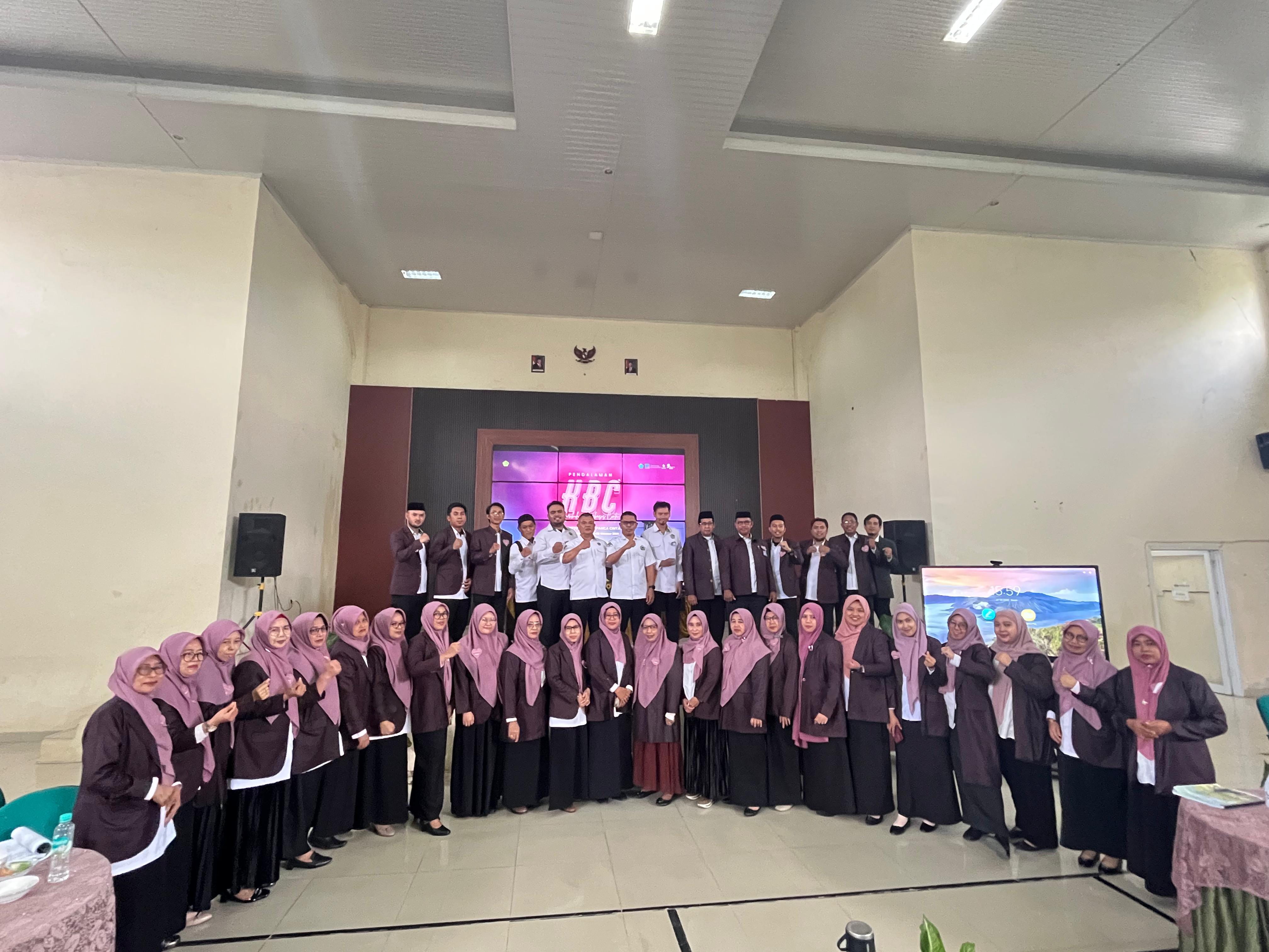 MAN 3 Kota Makassar Bimtek Pendalaman Kurikulum Berbasis Cinta Makassar