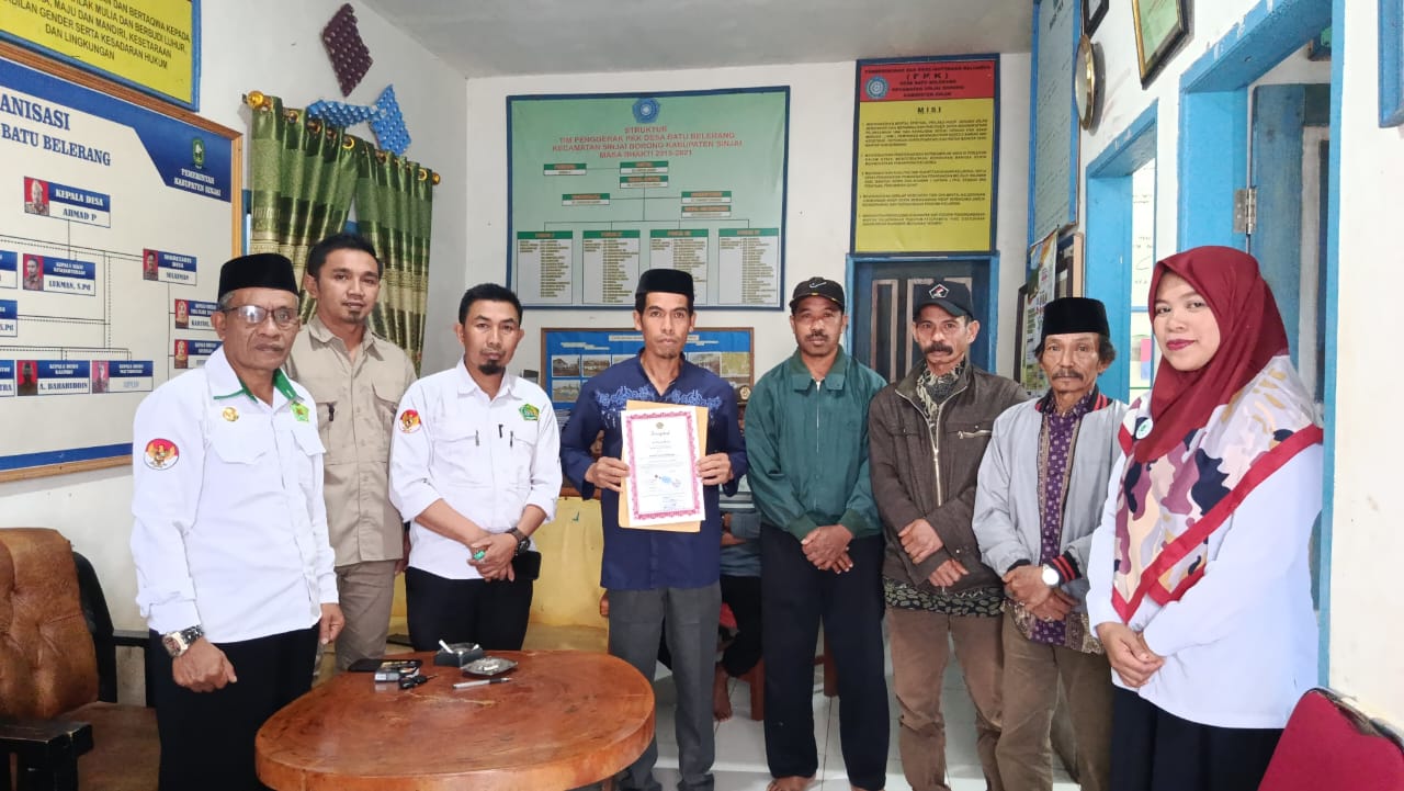 Kantor KUA Kecamatan Sinjai Borong Serahkan sertifikat arah Kiblat  Masjid Nurul Hidayah
