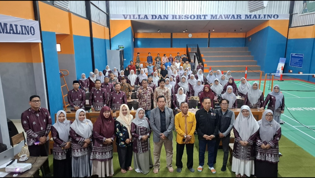 Foto bersama dengan peserta Rapat Kerja MAN 2 Kota Makassar