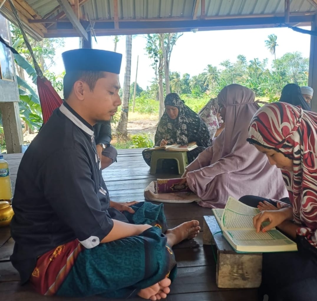 Mendidik dengan Cinta, Ustadz Ahmad Ta’min Bina Generasi Qur’ani di Palia