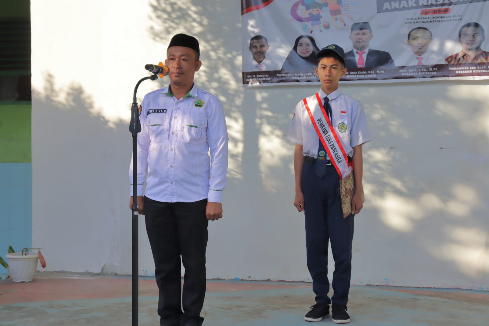 Upacara Bendera Merupakan Pembinaan Karakter Serta Semangat Nasionalisme bagi Seluruh Warga Madrasah MTsN 4 Sinjai