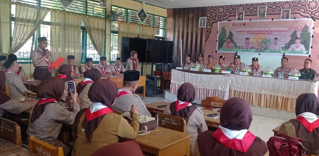 Pembukaan Kursus Mahir Dasar (KMD) Pembina Golongan Penegak di MAN 3 Bone