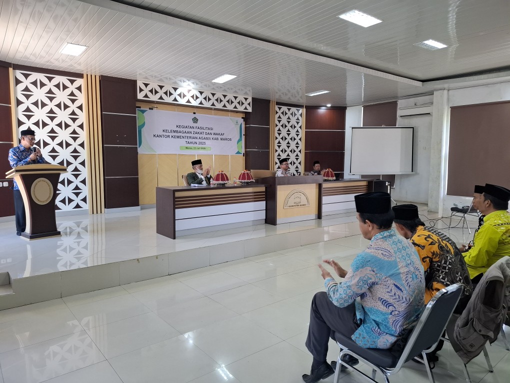 Kasubbag TU Kemenag Maros H. Abd. Kadir saat membuka kegiatan fasilitasi kelembagaan zakat wakaf.