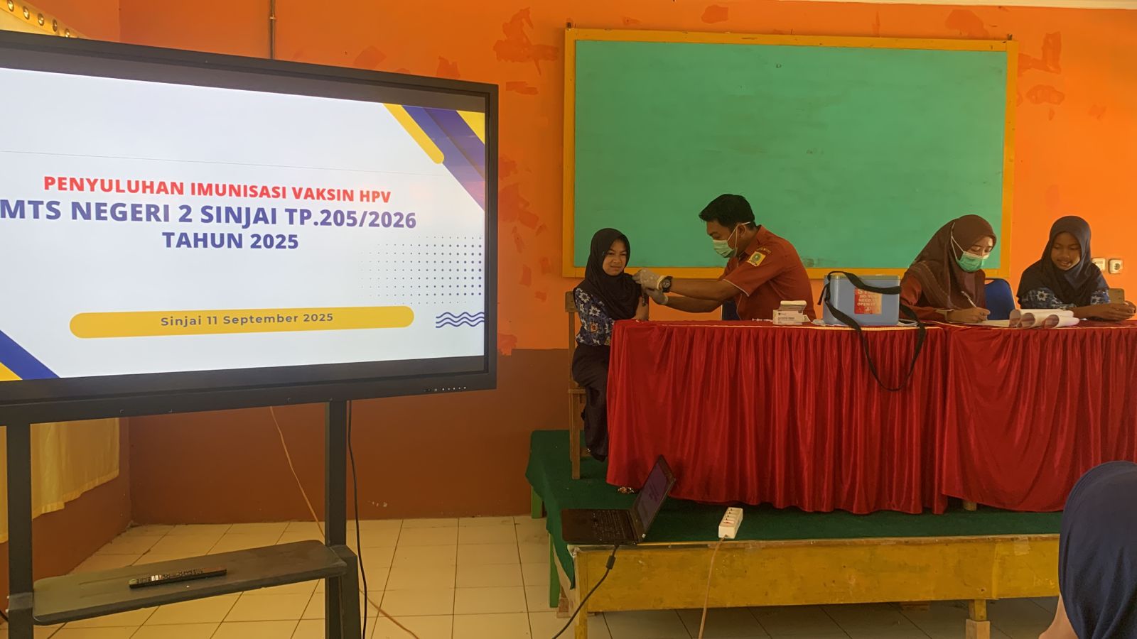 Imunisasi HPV di MTsN 2 Sinjai: Upaya Perlindungan Remaja Putri