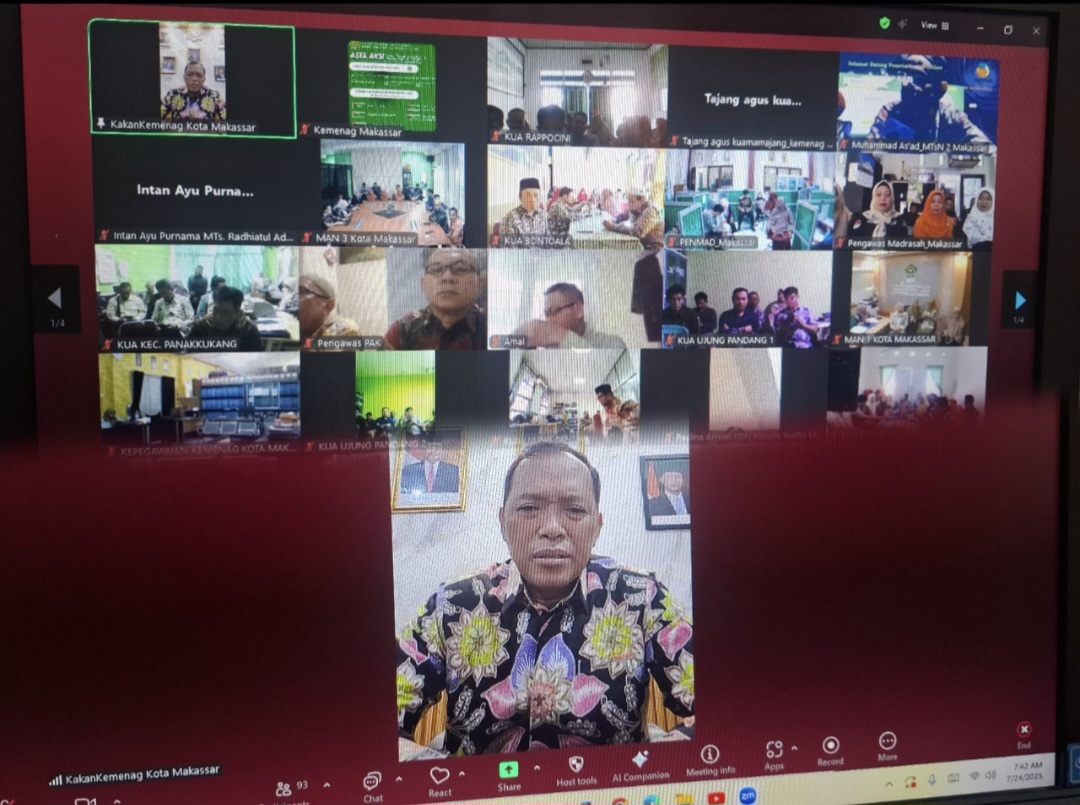 Kakankemenag Kota Makassar H.Irman saat meberikan arahan pada Kegiatan Semangat Kerja Pagi (SKP)