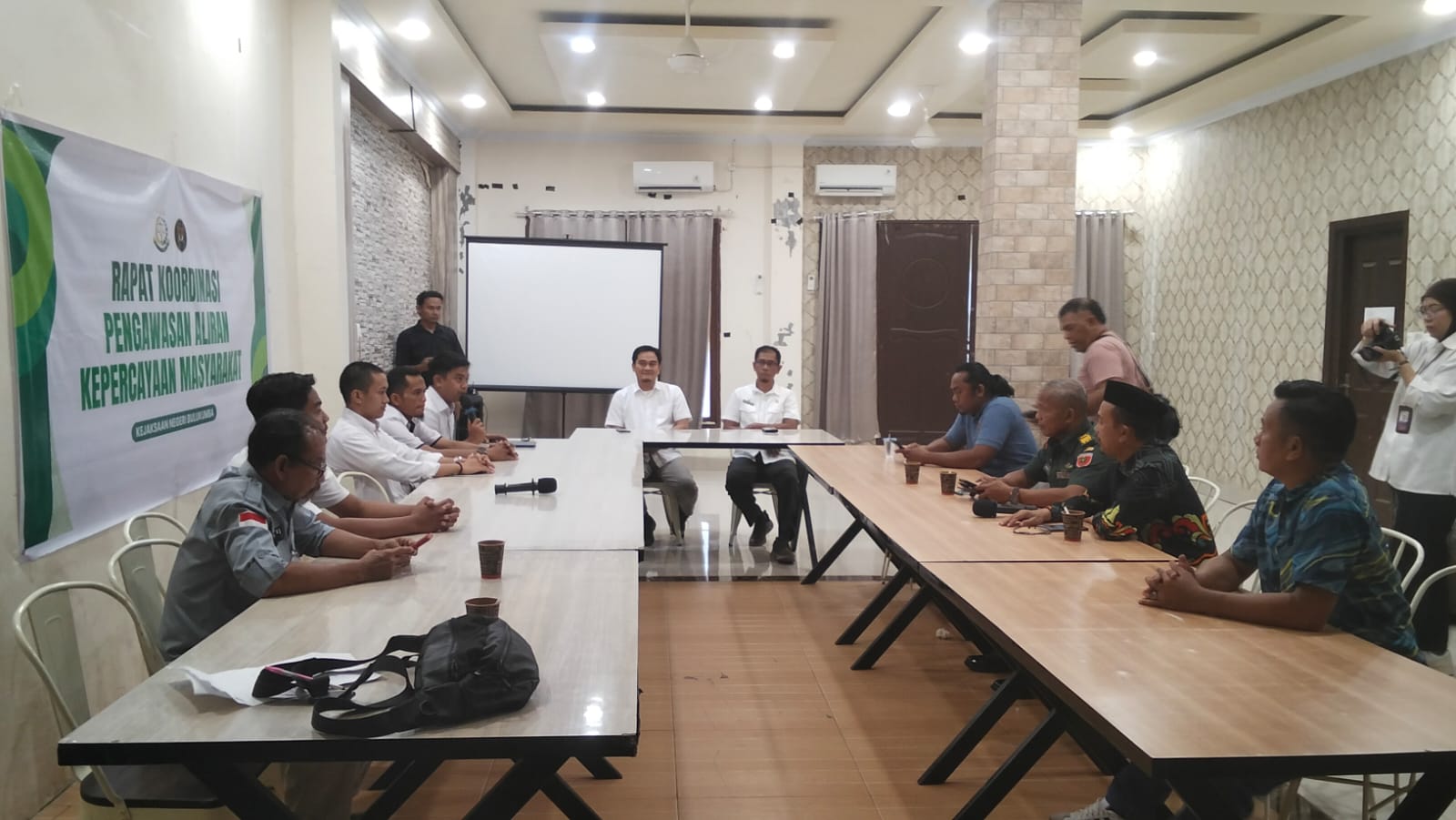 Suasana Rapat Koordinasi Pengawasan Aliran Kepercayaan Masyarakat (PAKEM)