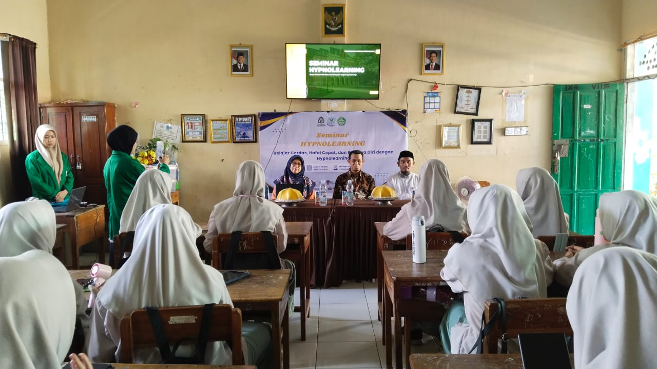 Suasana pembukaan seminar