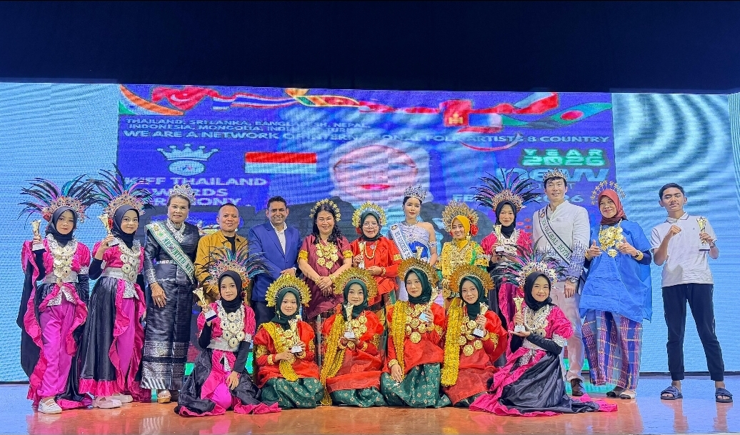 Spektakuler !!! Tarian “Siporennu” MTsN 1 Makassar Taklukkan Festival Dunia di Thailand
