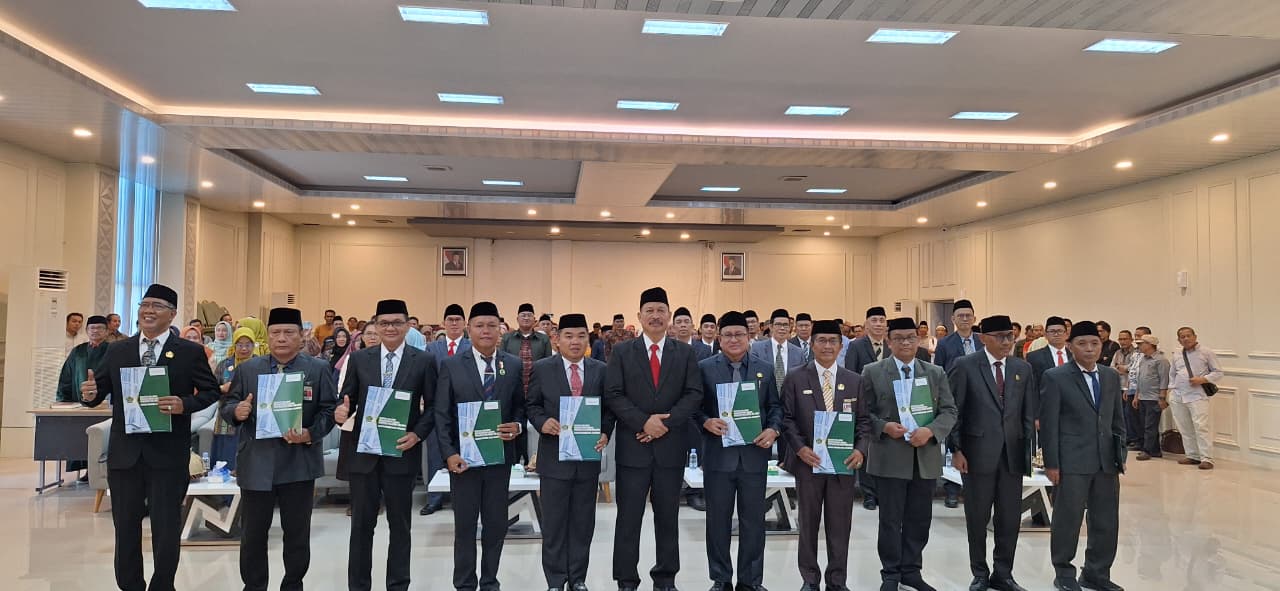 Kakanwil Kemenag Sulsel Lantik dan Ambil Sumpah 10 Pejabat Administrator