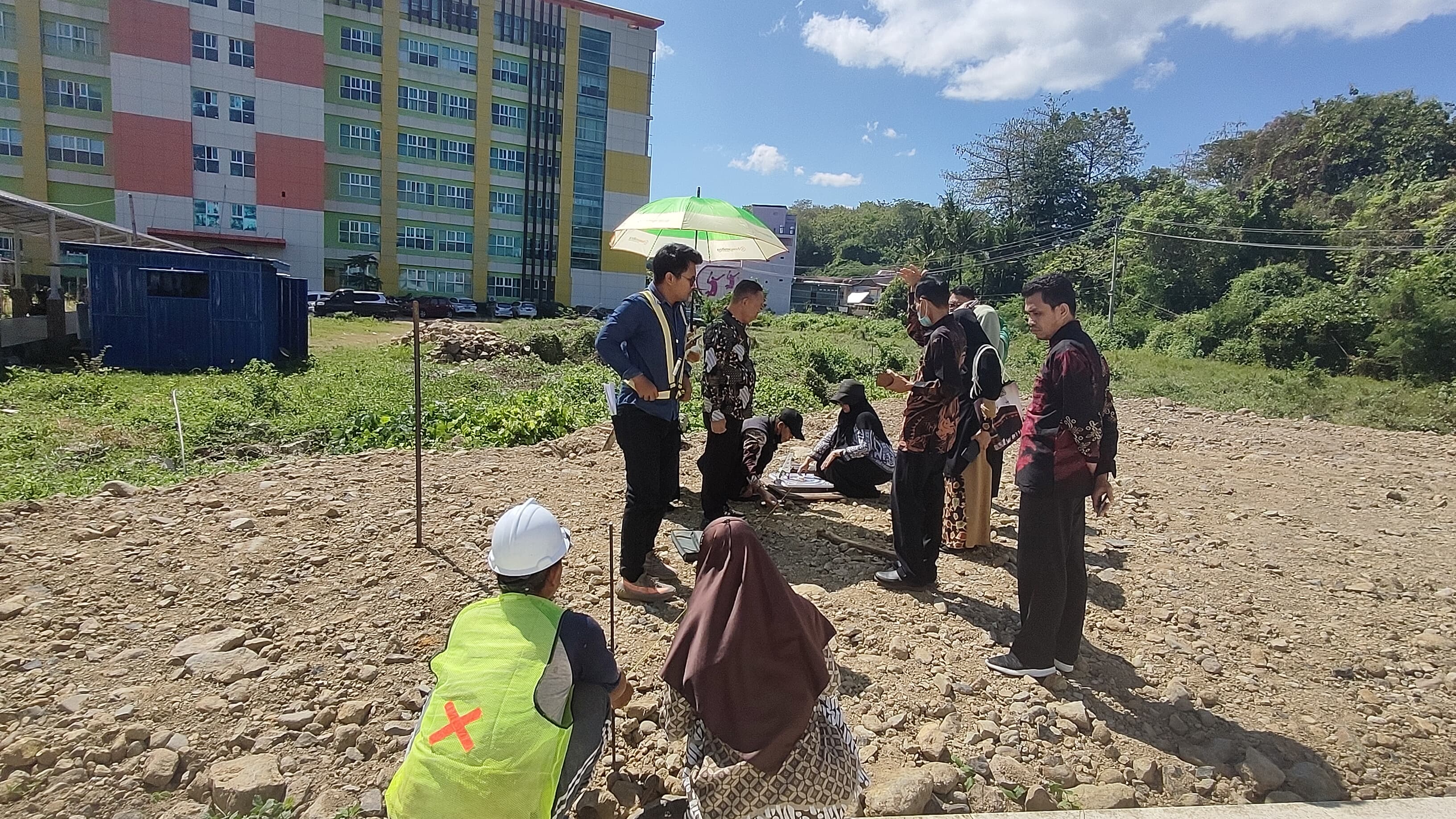 Pengukuran Arah Kiblat di Lingkungan Rumah Sakit Regional dr. Hasri Ainun Habibie
