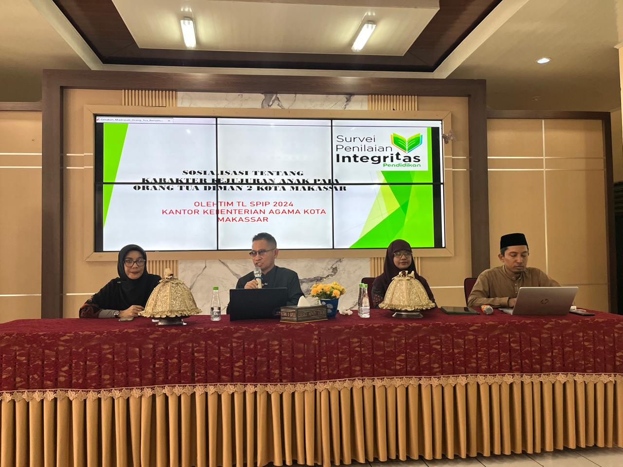 Tim Tindak Lanjut SPIP Kemenag Kota Sosialisasi Hasil SPIP di Hadapan Orang Tua Siswa MAN 2 Kota Makassar