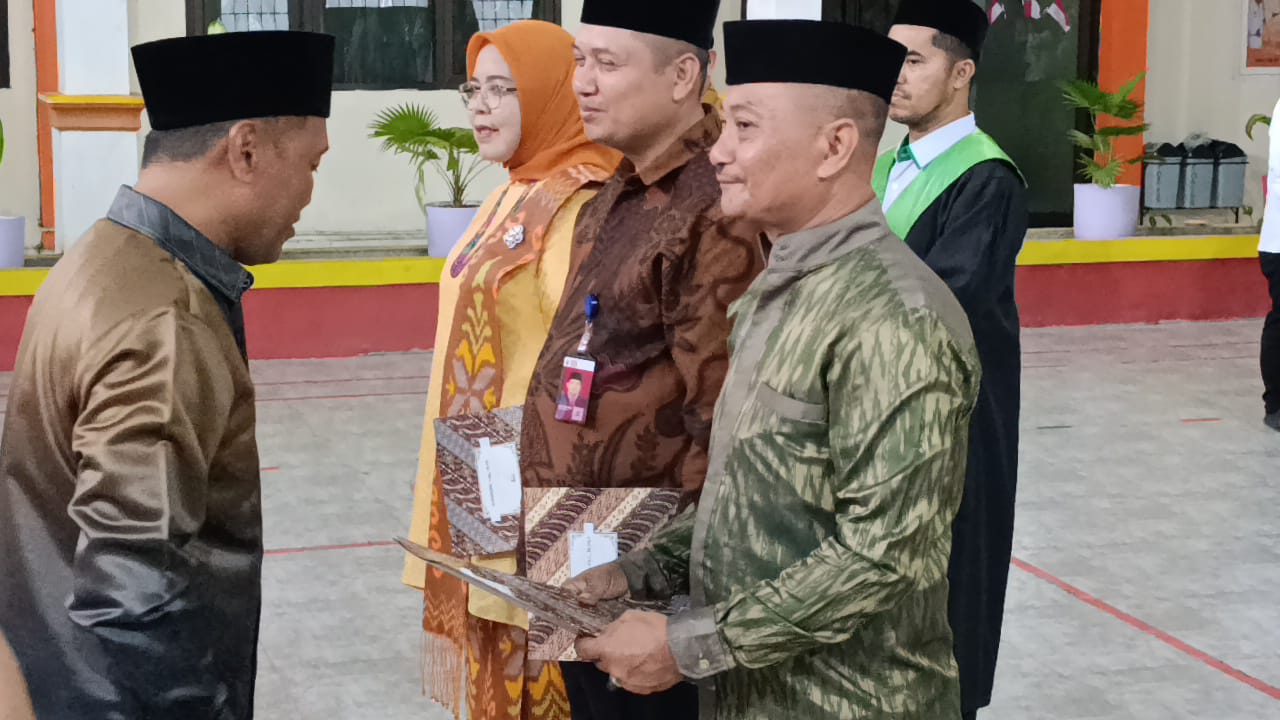 Dr. Hj. Nuraedah, S.Ag., M.Pd., Resmi Pindah Tugas: MAN 1 Kota Makassar Lepas Pemimpin Teladan ke MTsN 1 Kota Makassar