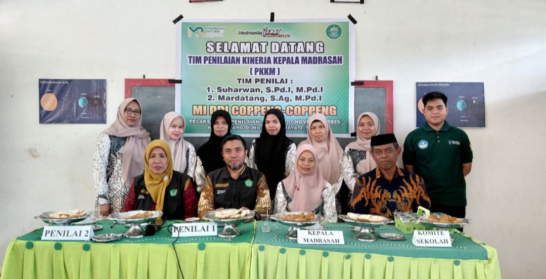 Foto bersama Tim PKKM MI DDI Coppeng Coppeng