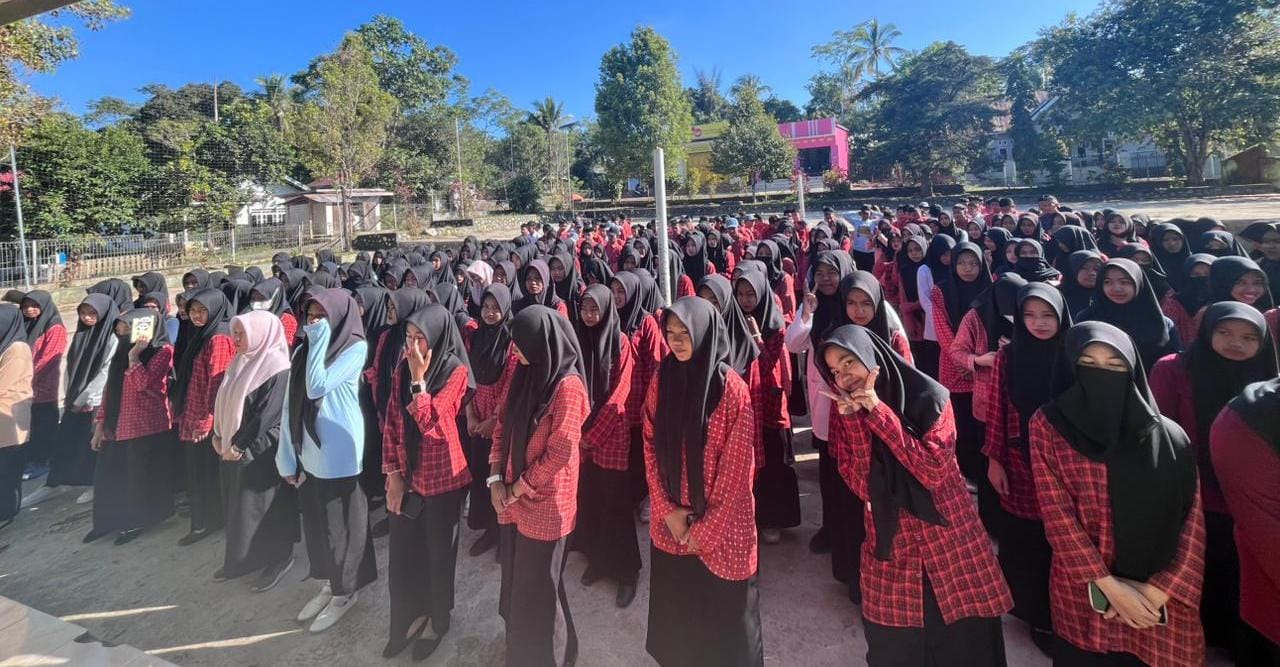 Para siswa saat pembukaan