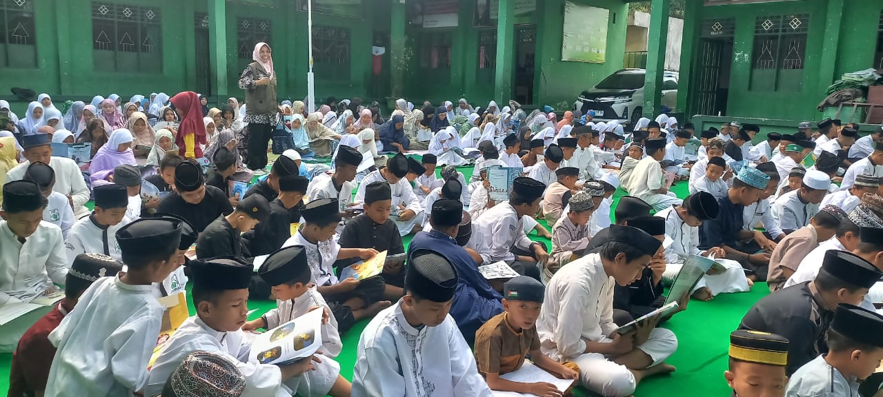Perpustakaan Masjid As-Salam Pontren Al-Mustaqim Parepare Gelar "Jumat Membaca”