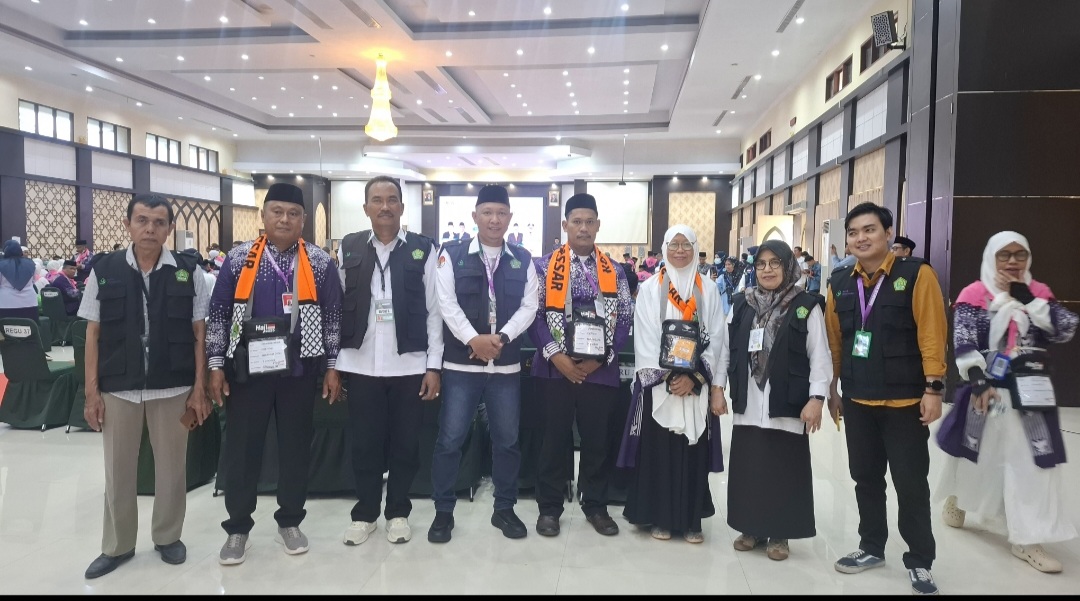 Foto bersama jamaah haji kloter 7