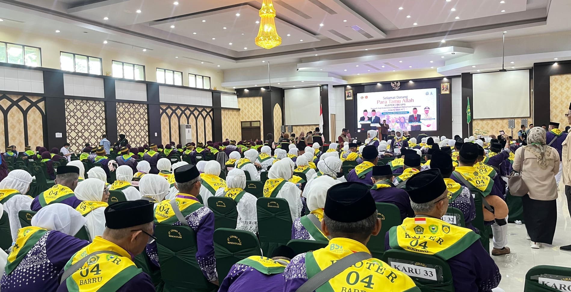 Masuk Asrama Haji, Kakan Kemenag Barru Dampingi 176  Jemaah Haji Tergabung di Kloter 4 UPG