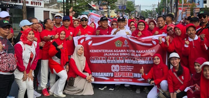 Meriahkan HUT Kemerdekaan RI ke-80, KKMI Makassar Jalan Sehat Kerukunan