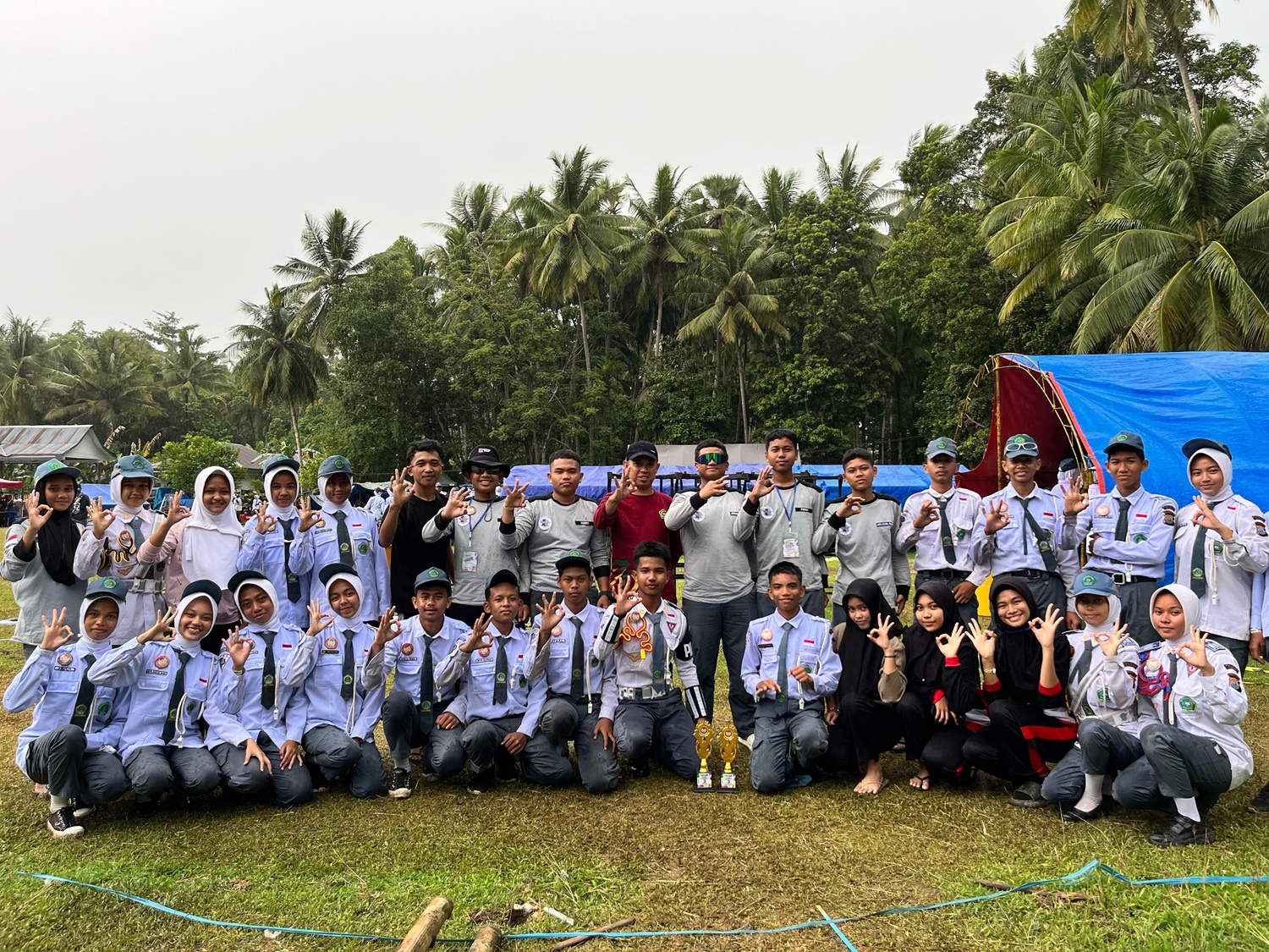 Foto Bersama Anggota PKS Sektor MAN 3 Bone pada kegiatan Kemah Terpadu